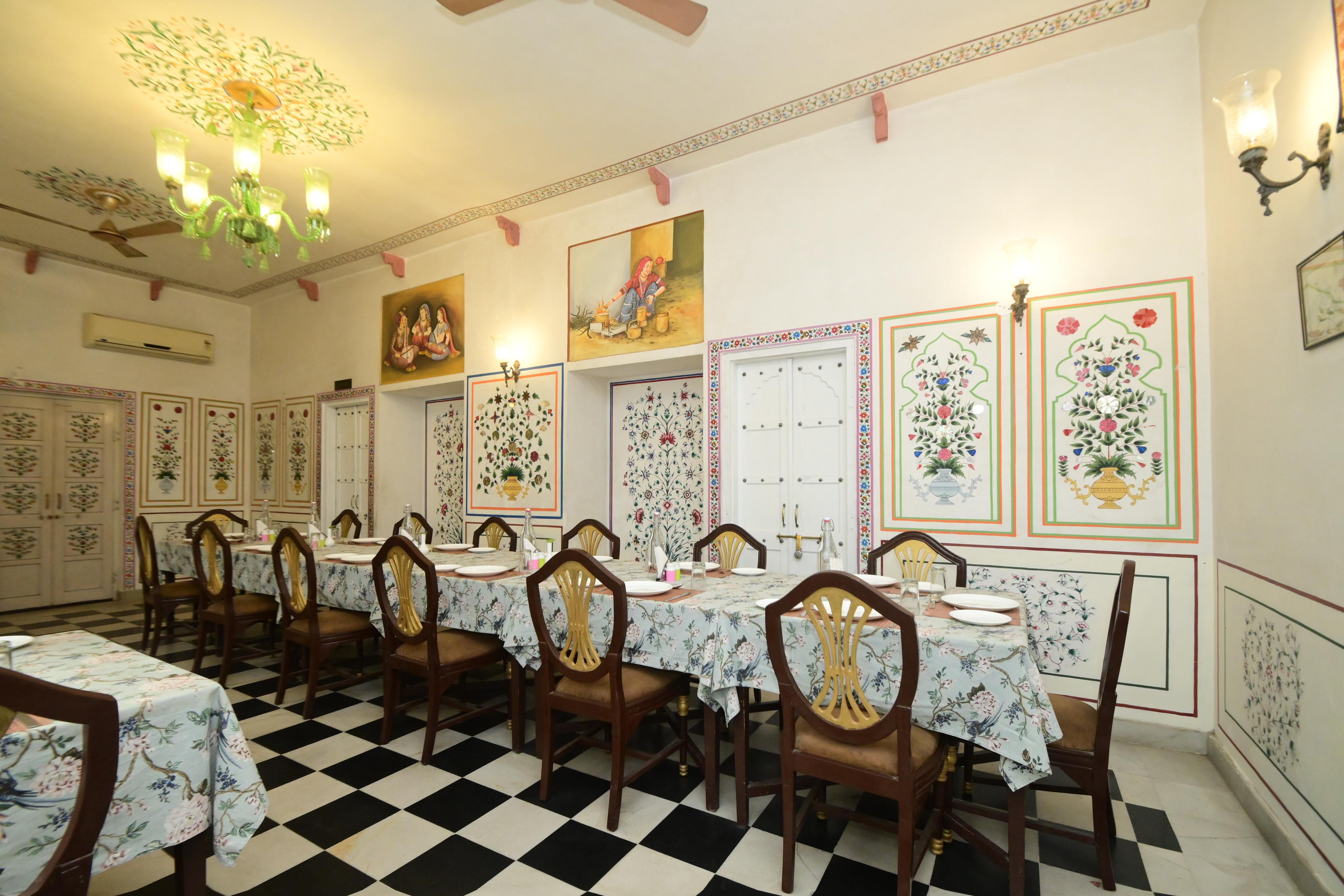 Haveli Courtyard Restaurant 2