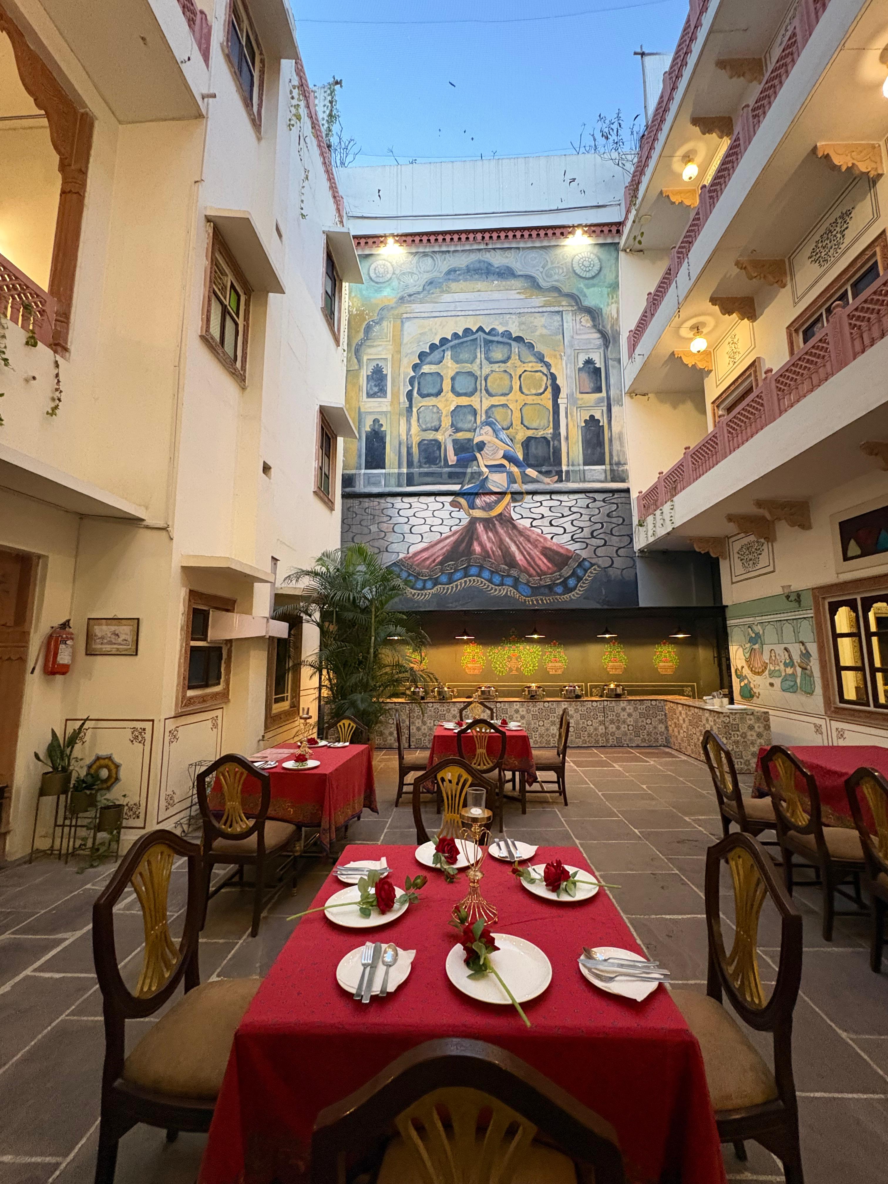 Haveli Courtyard Restaurant 4
