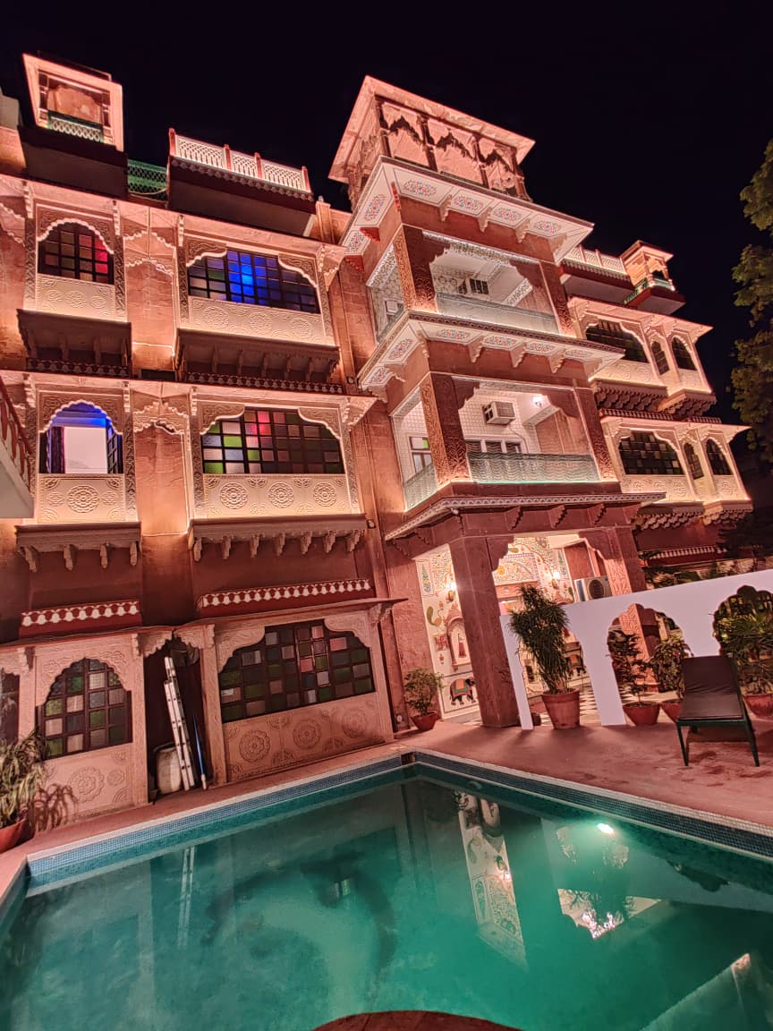 Hotel Courtyard View 2