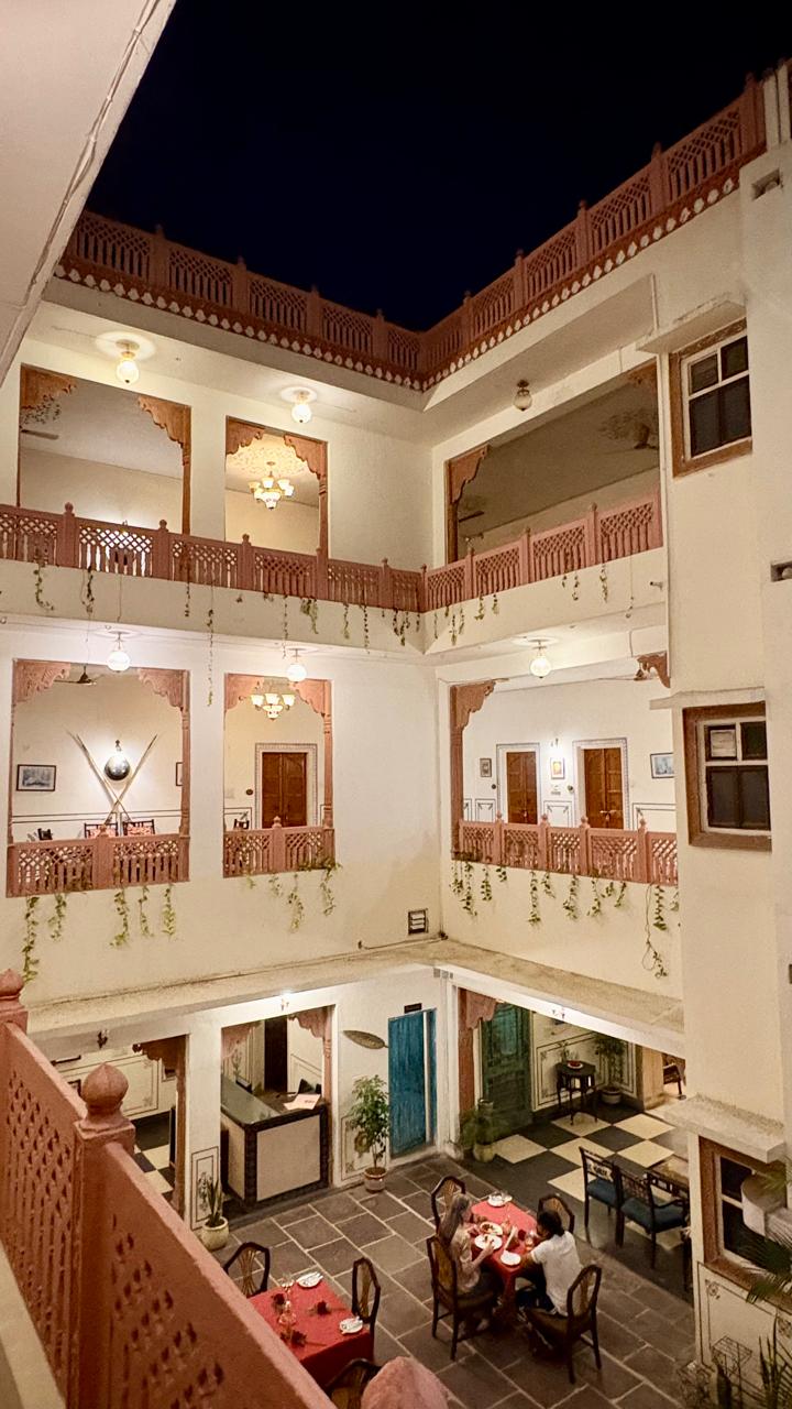Hotel Courtyard View 13