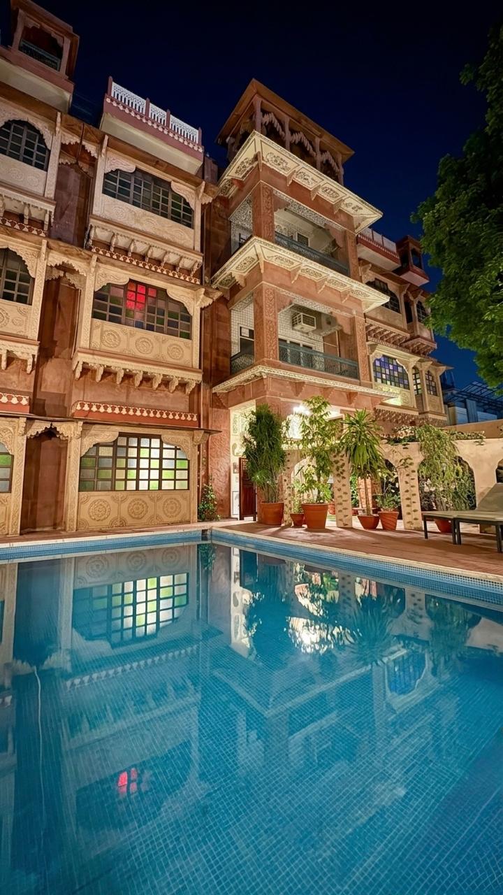 Hotel Courtyard View 20